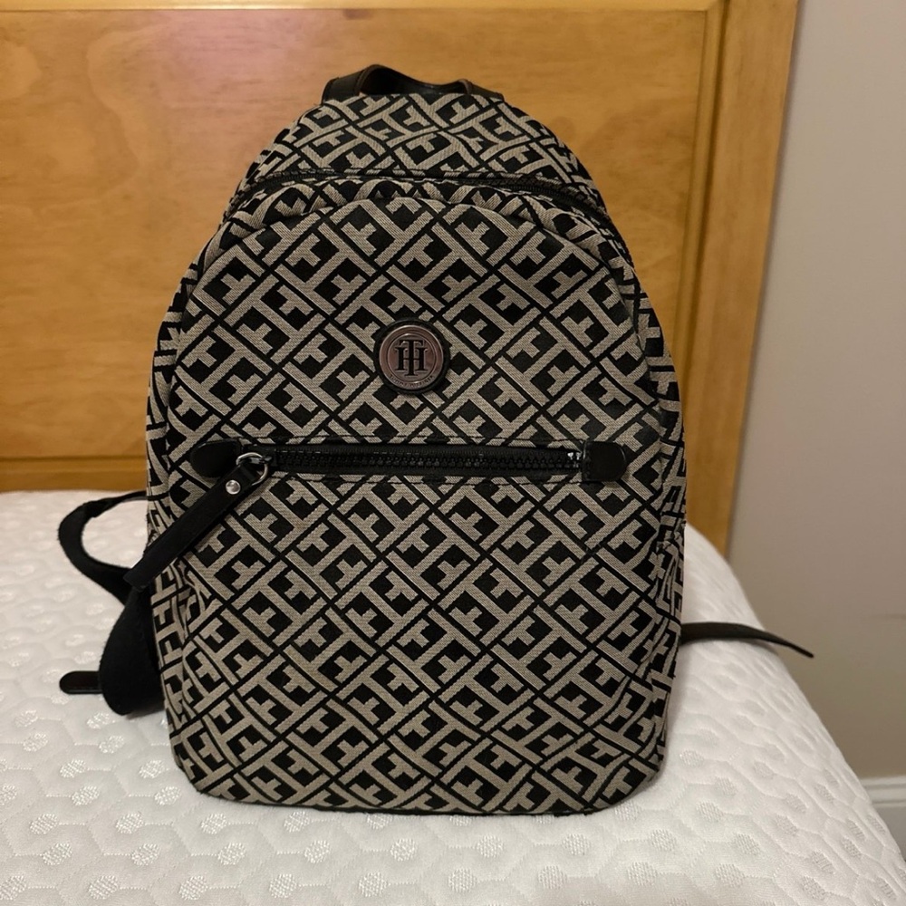 Women’s Tommy Hilfiger Black and Tan Versatile Geometric Backpack